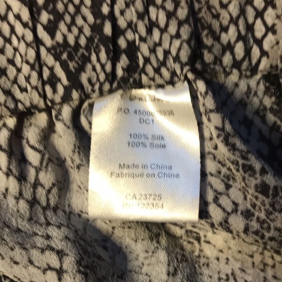 💕2/$20💕Babaton 100% Silk Snakeskin Print Pant - Picture 10 of 12